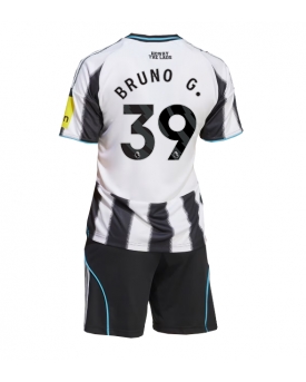 Billige Fotballdrakt Newcastle United Bruno Guimaraes #39 Replika Hjemmedraktsett Barn 2025-26 Kortermet (med bukser)